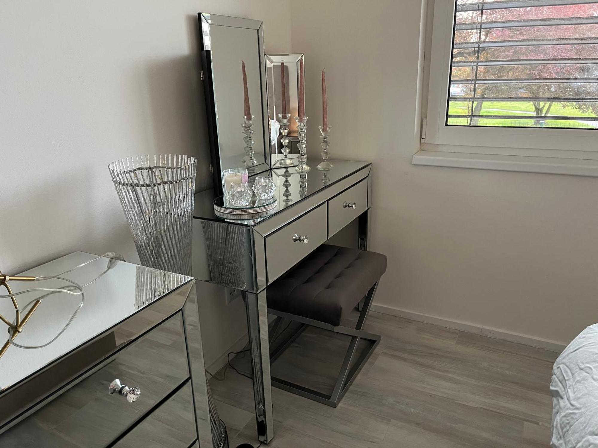Modern Close To Tram And Airport, Free Parking Appartamento
