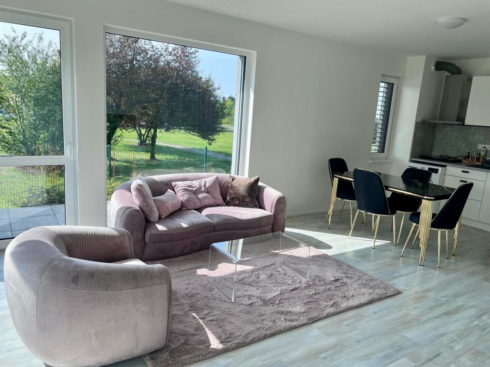 Modern Close To Tram And Airport, Free Parking Appartamento